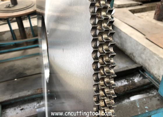 EFFEMAX 45Mn2V Hot Saw Blade 45-56HRC Tooth Hardness Hollow Ground Side Face For Hot Rolled H Beam Cutting
