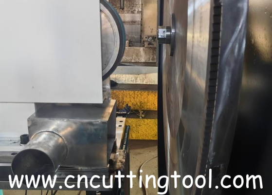 Metal working saw blade surface grinding and polishing machine