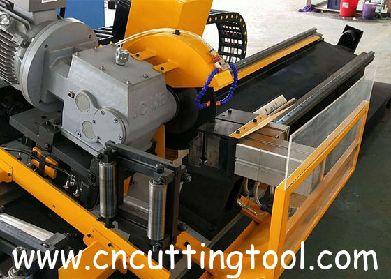 HSS/TCT auto high speed flying cold saw with servo motor control