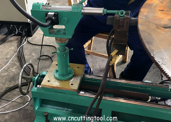 Circular saw blade teeth hardness increase manual hardening machine