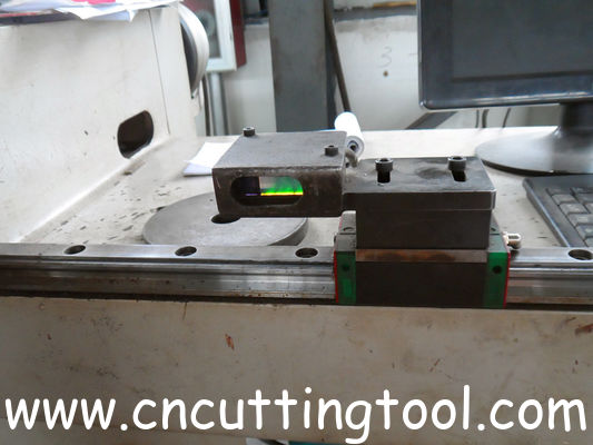 Hydraulic control rolling and tension machine for saw blade test
