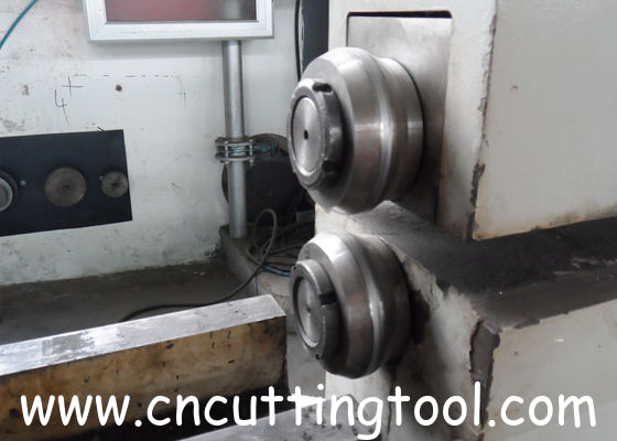 Hydraulic control rolling and tension machine for saw blade test