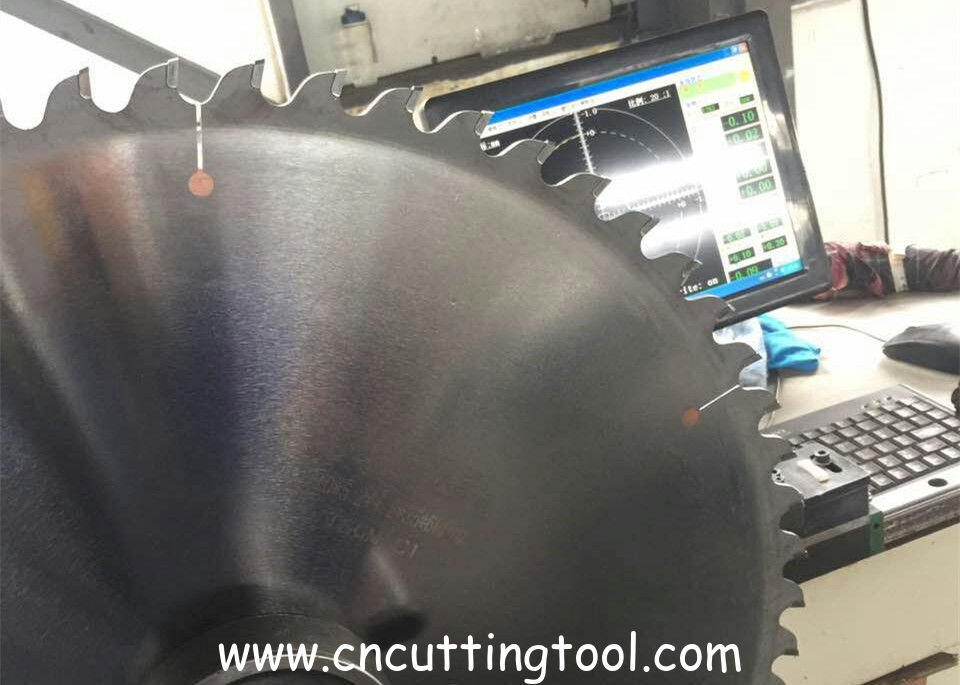 Precision Carbide Tipped Circular Saw Blade for Metal Cutting 1100mm Diameter 140z Teeth