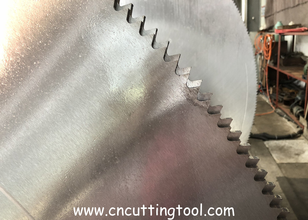 46Mn7 Flat hot cut circular saw blade cutting for steel section and solid bar