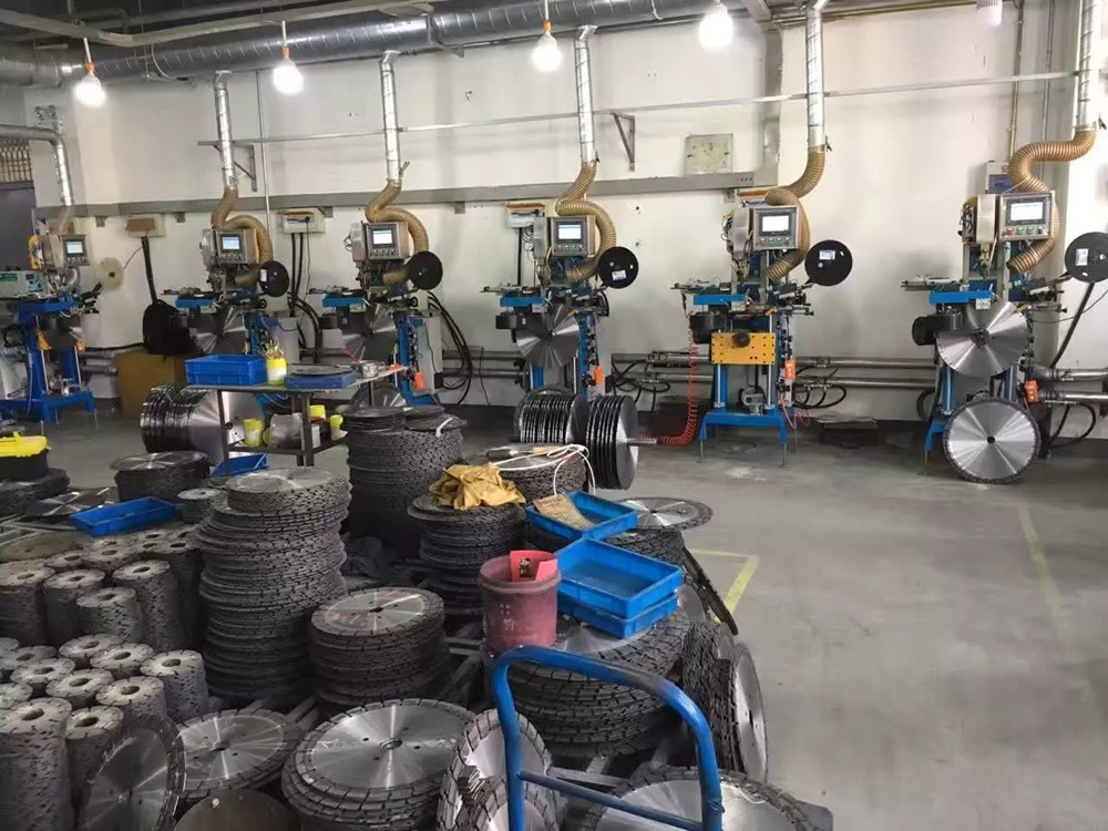 Diamond tools service center efficient automatic segments welding machine