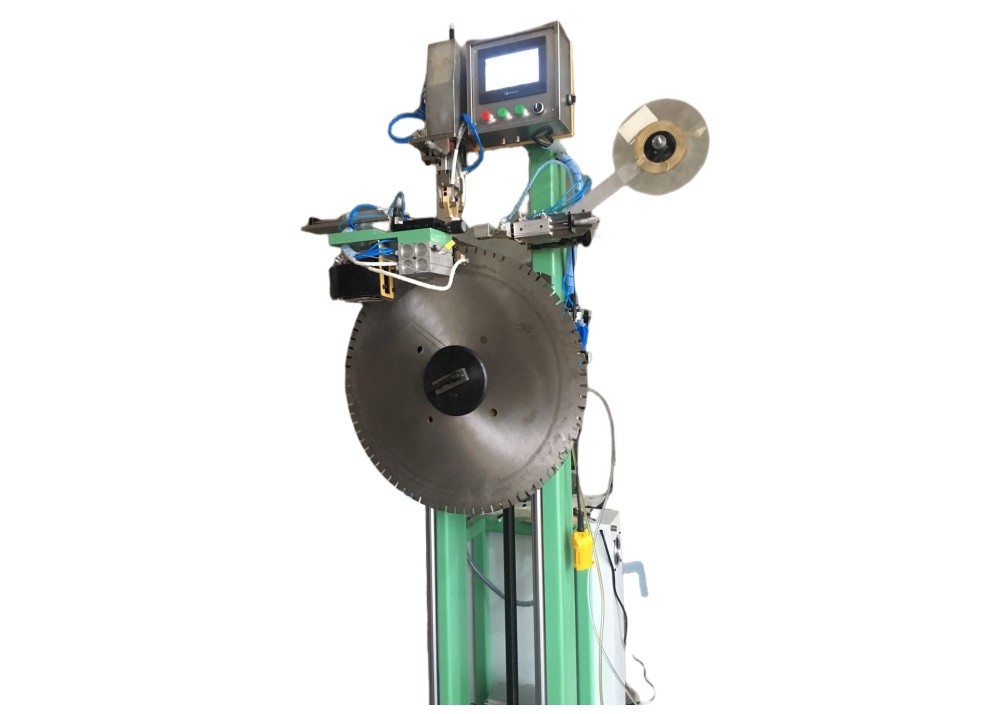 Automatic segments feeding, rotating and brazing machine for saw blade