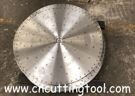 Environmental silent sandwich circular saw blank and steel core